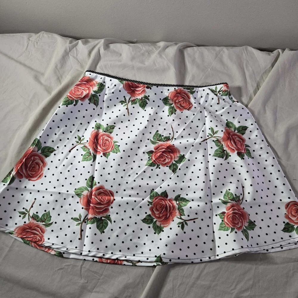 Life White‎ Rose Polka Dot A-Line Skirt Women's Medium New with Tags
